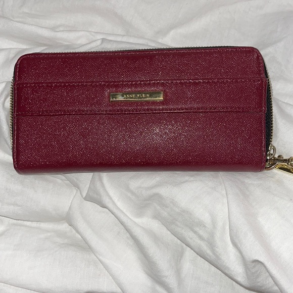 Anne Klein wallet - Picture 1 of 3